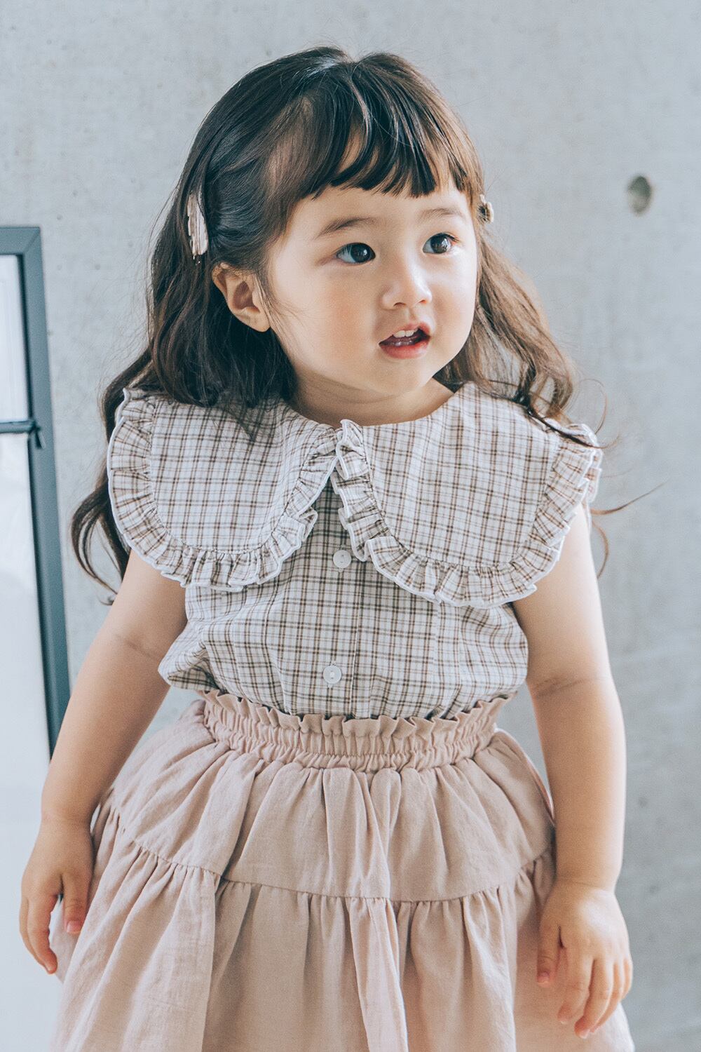 ビッグ襟ノースリーブブラウス〈beige check〉