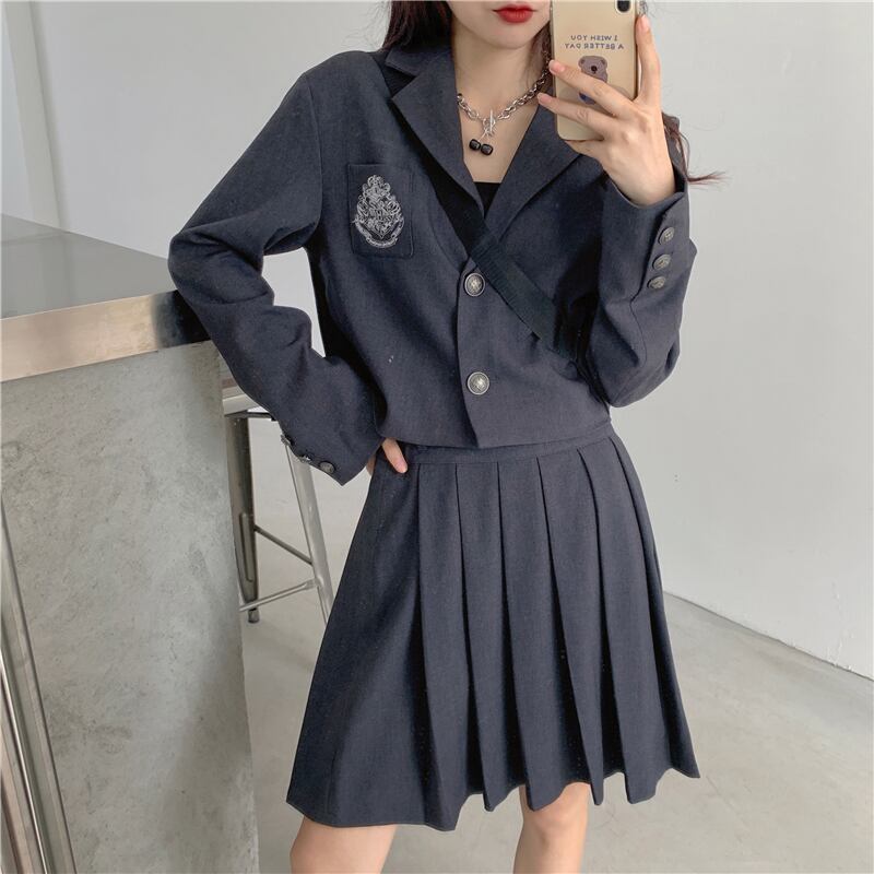 スプリングブレザー ジャケット プリーツスカート セット レッド 刺繍 春物 萌量不足26225916099