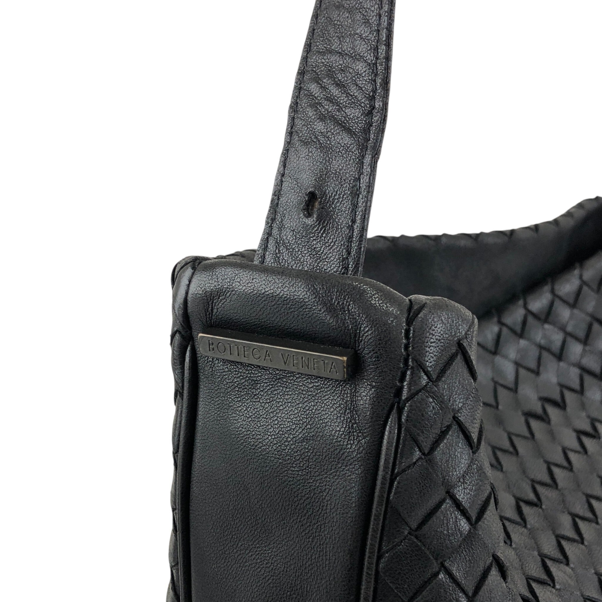Bottega Veneta/ボッテガヴェネタ/ブラック/レザーボディバッグ Bottega Veneta ボッテガ・ヴェネタ ショルダーバッグ ブラック レザー