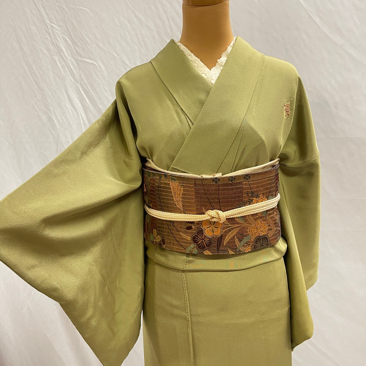 シャンパンゴールド×淡いグリーン 美品 いそがしく 辻ヶ花模様