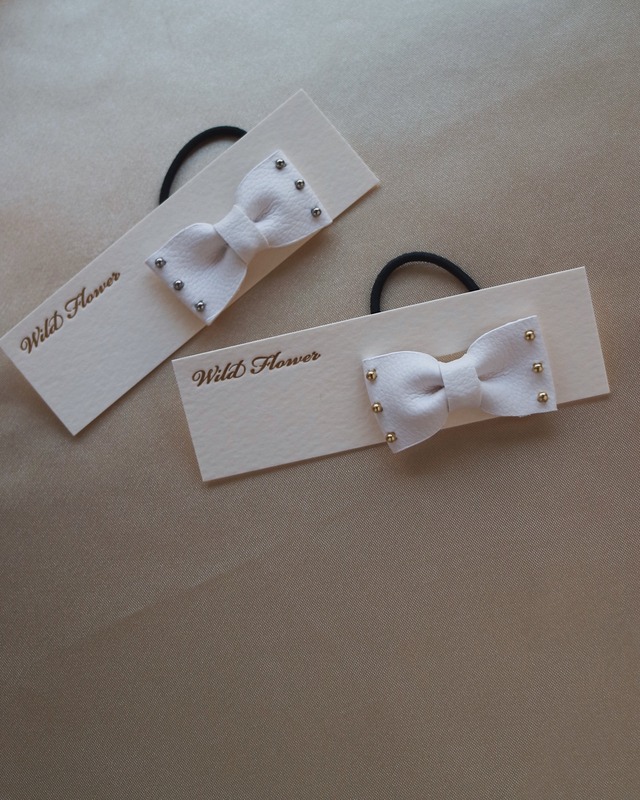 "mini" leather ribbon studs