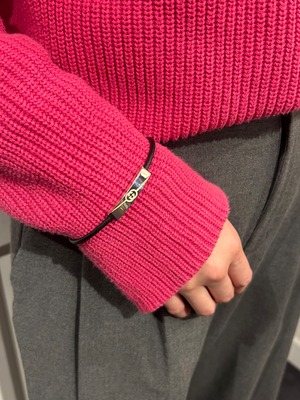 GUCCI / vintage plate leather bracelet.