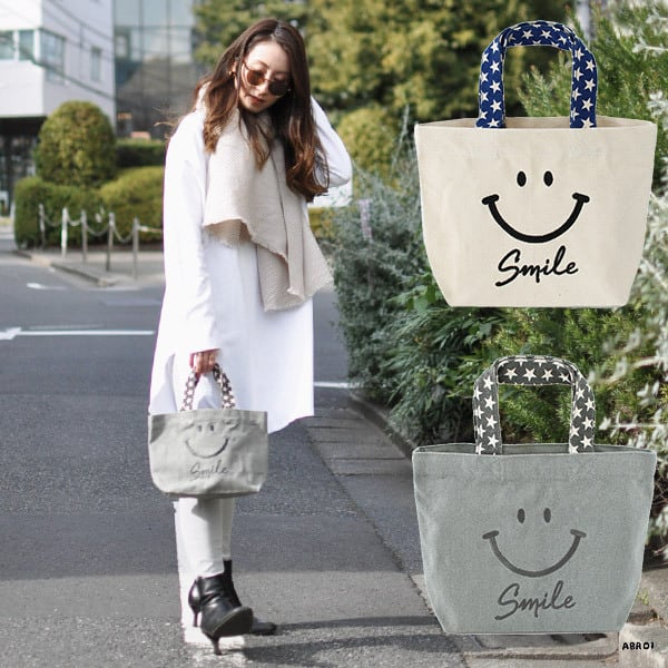 【 送料無料 追跡メール便発送 】キャンバストートバッグ スマイルトートバック レディース キャンバスバック オシャレ おしゃれ トートバック スマイルバック ハンドバッグ バック Bag 星柄バック 軽いバック バック スマイル SMILE ランチバック お昼休み 休憩バッグ 休憩バック コットンバッグ お洒落