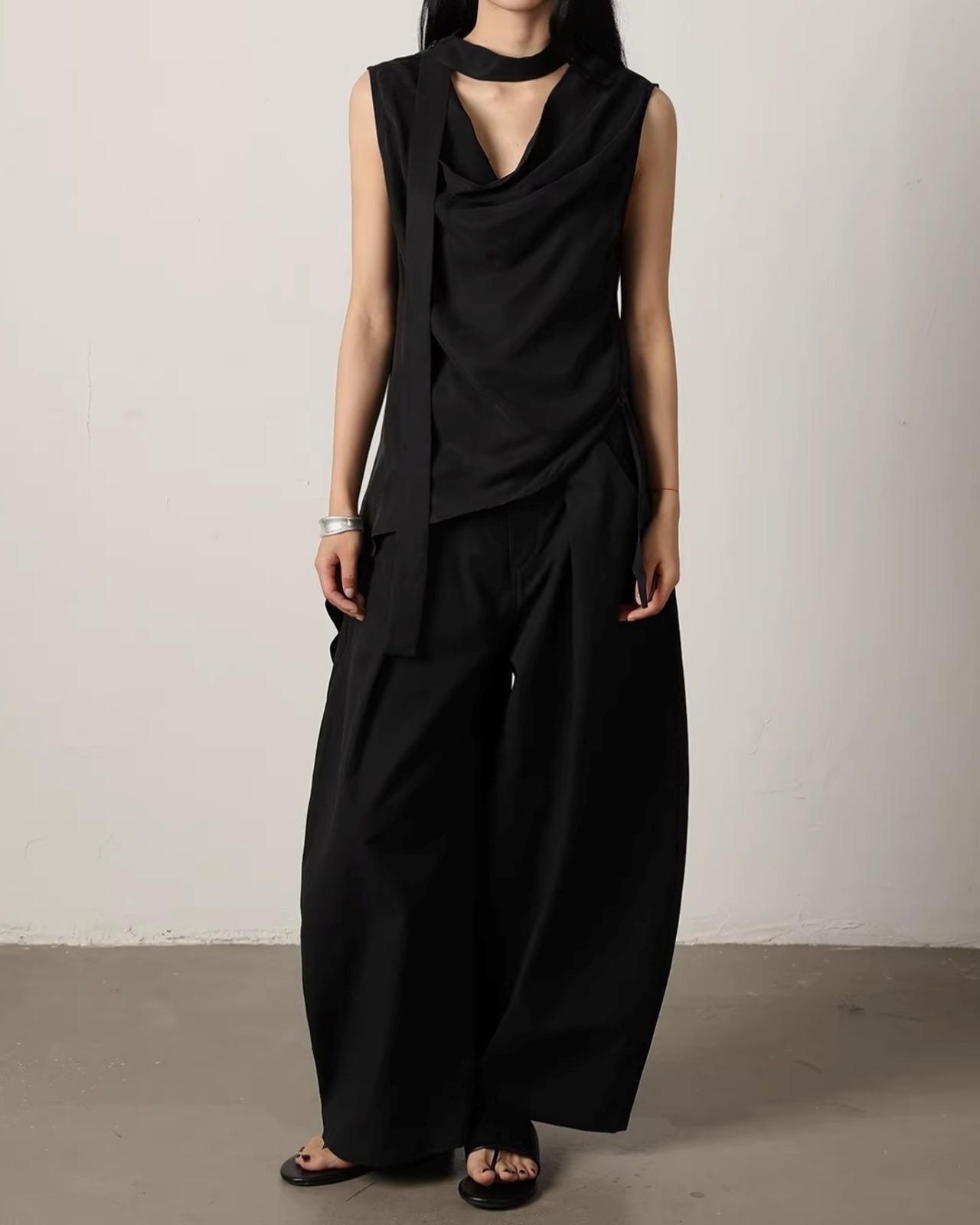 Wide tuck-In balloon Pants L0089