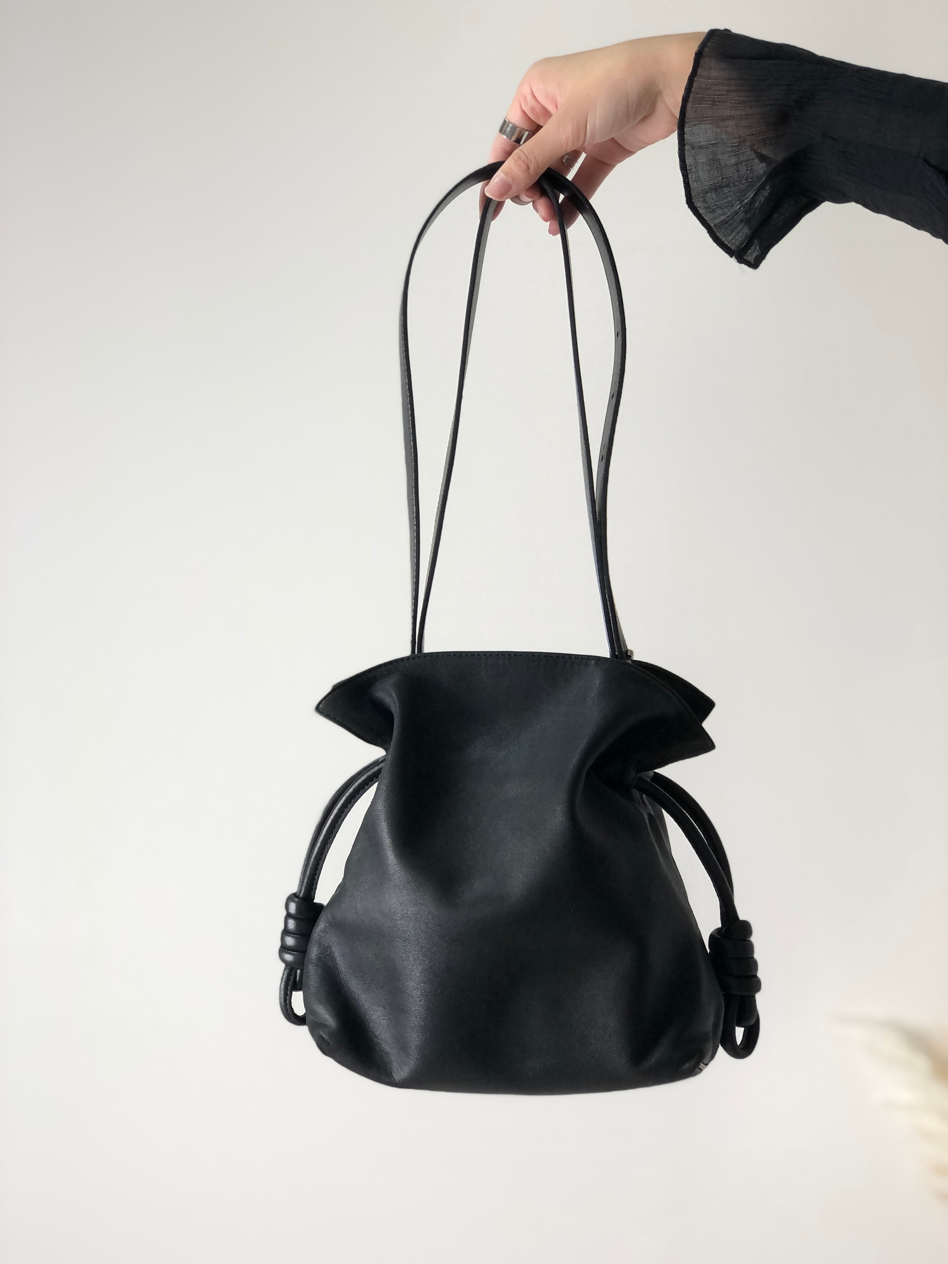 ロエベ LOEWE フラメンコ ショルダーバッグ 巾着型 レザー ロゴ 黒11cm