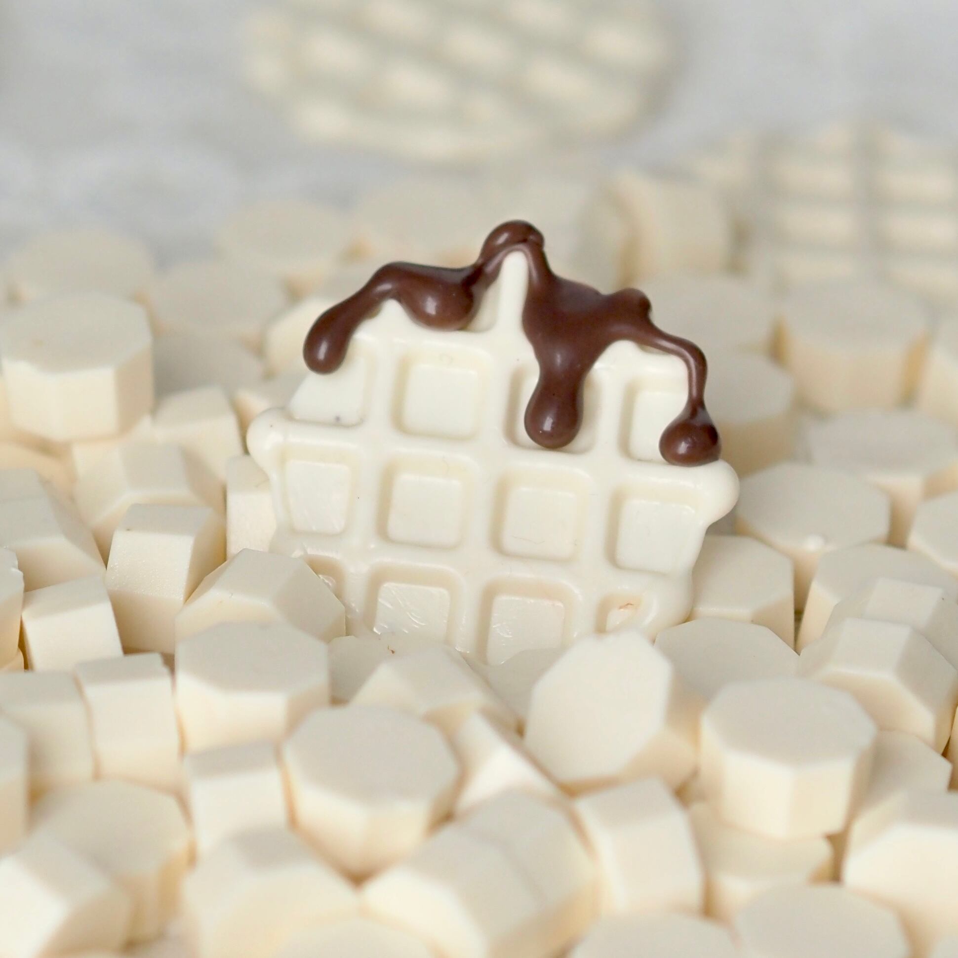 0105 -Milk White/ SealingWax 35g