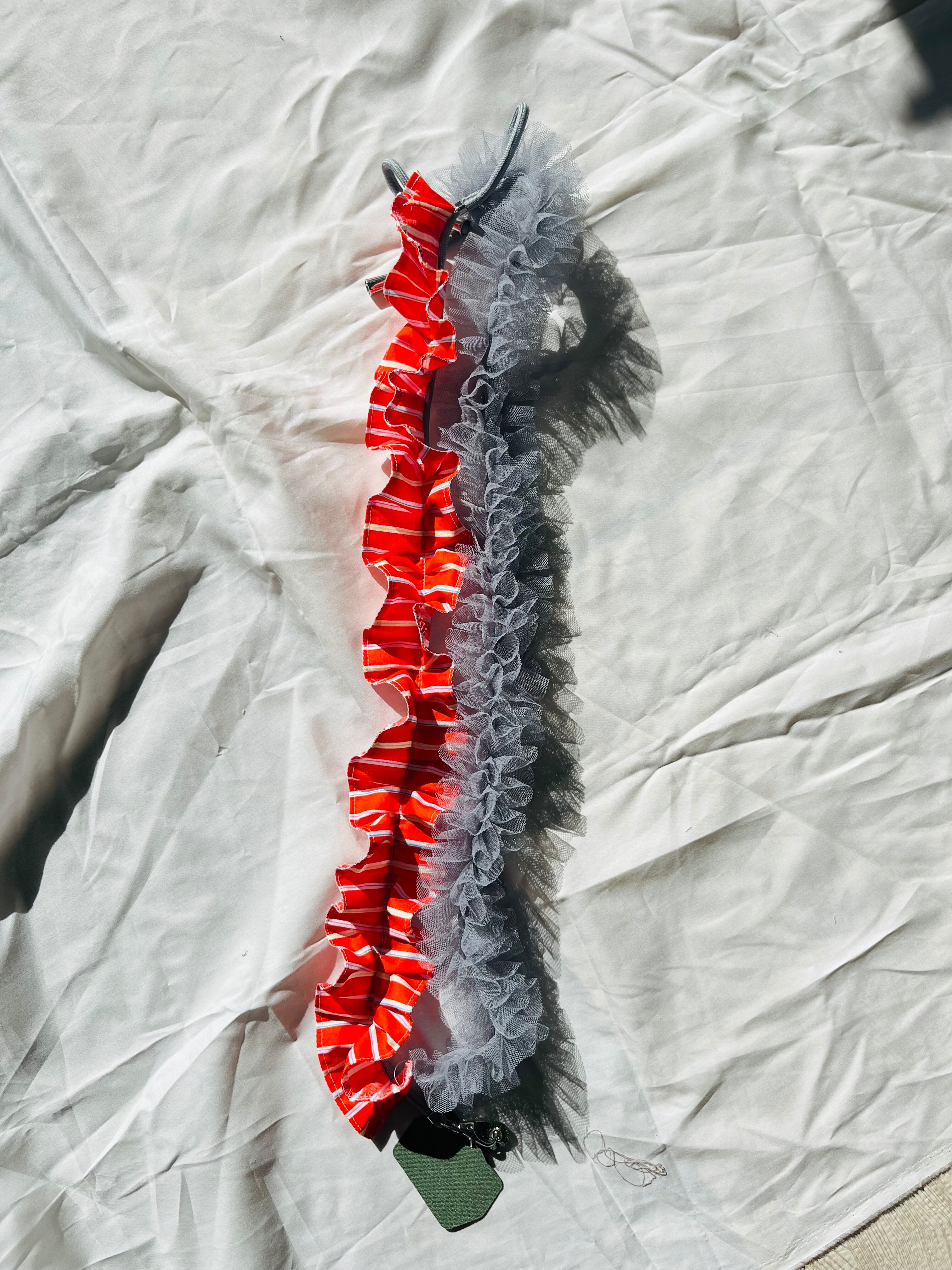 ドイツ製ボーダー生地とフリルのスマホショルダー 送料無料