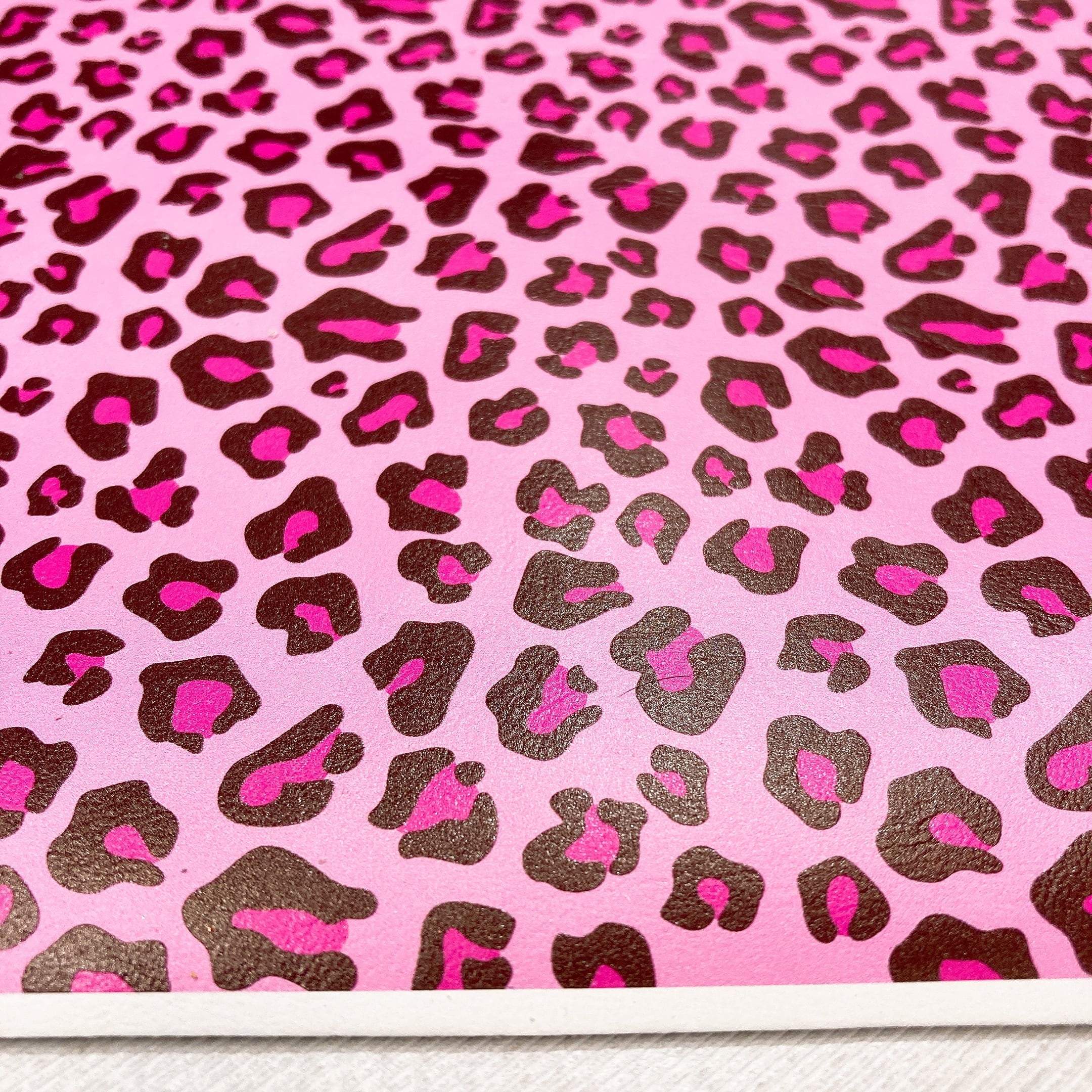 カラフルなヒョウ柄 [A4+1cm][あんぷりレザー] AP37 | and leather