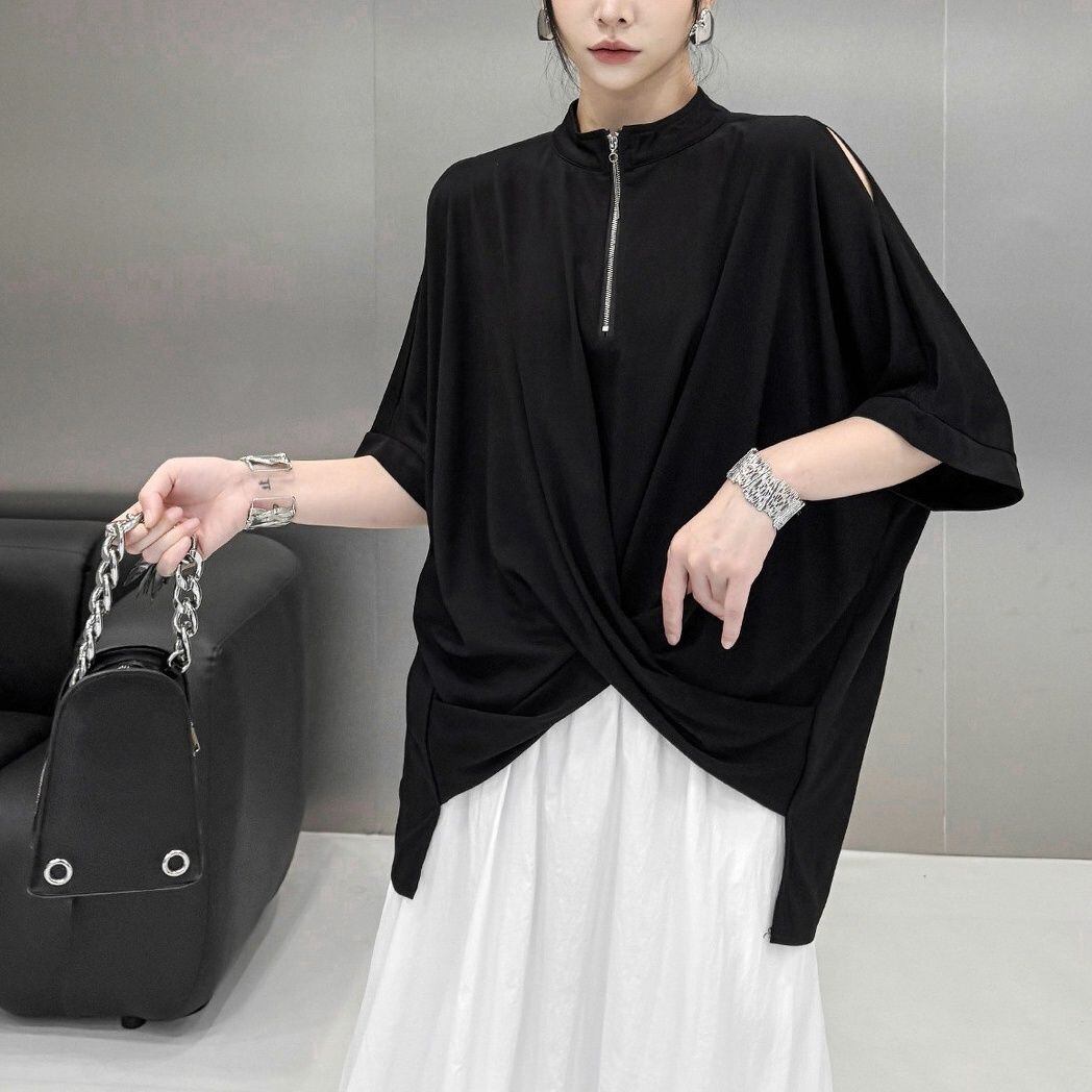 ASYMMETRIC ZIPPER TWISTED HEM SHORT SLEEVE TOP M-17182