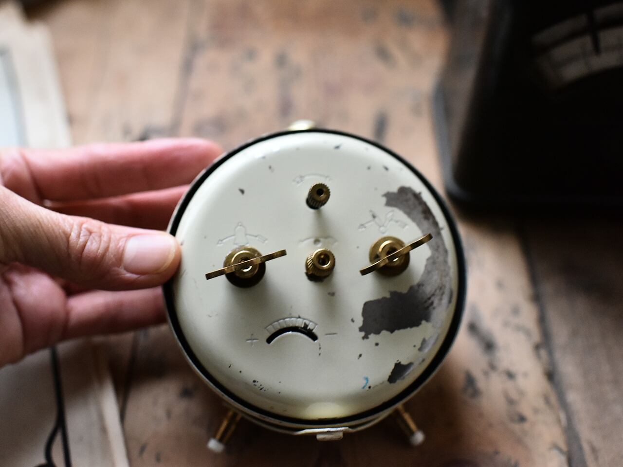 白が爽やかで可愛い雰囲気のあるJAZ 置き時計(実働)フレンチブロカント