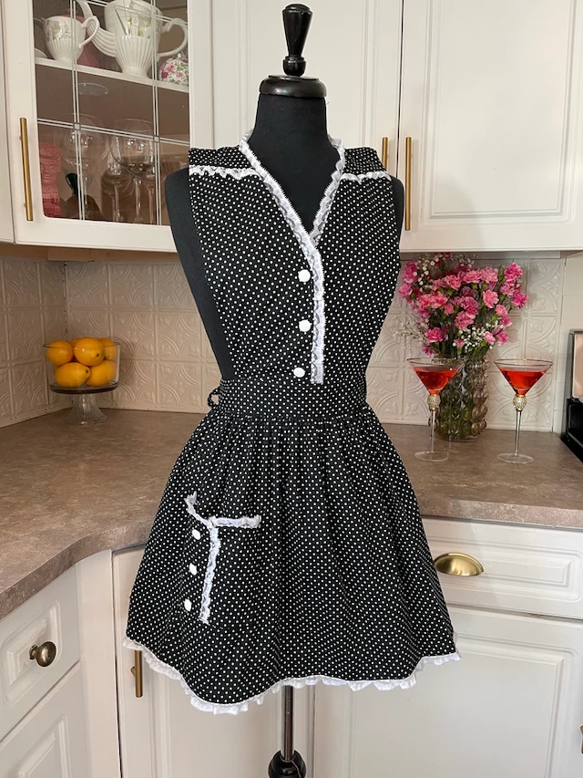 ✤Sugar baby aprons✤ The domestic darling in polka dot apron　F026