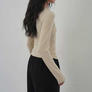 frill fit cut and sew top J00033