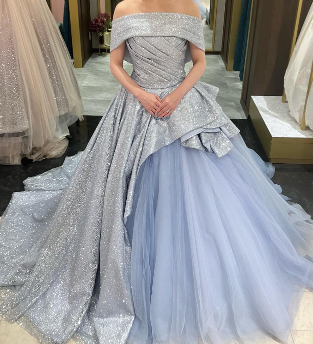 豪華！ カラードレス 爽やかで優しいブルー キラキラグリッター  