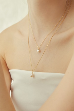 long pearl necklace
