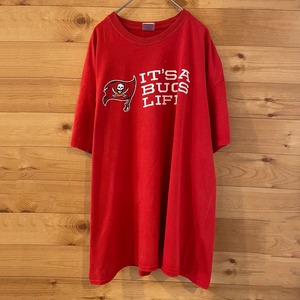 【GILDAN】NFL タンパベイバッカニアーズ フットボール ロゴ プリント Tシャツ ロゴ XL ビッグサイズ us古着 アメリカ古着