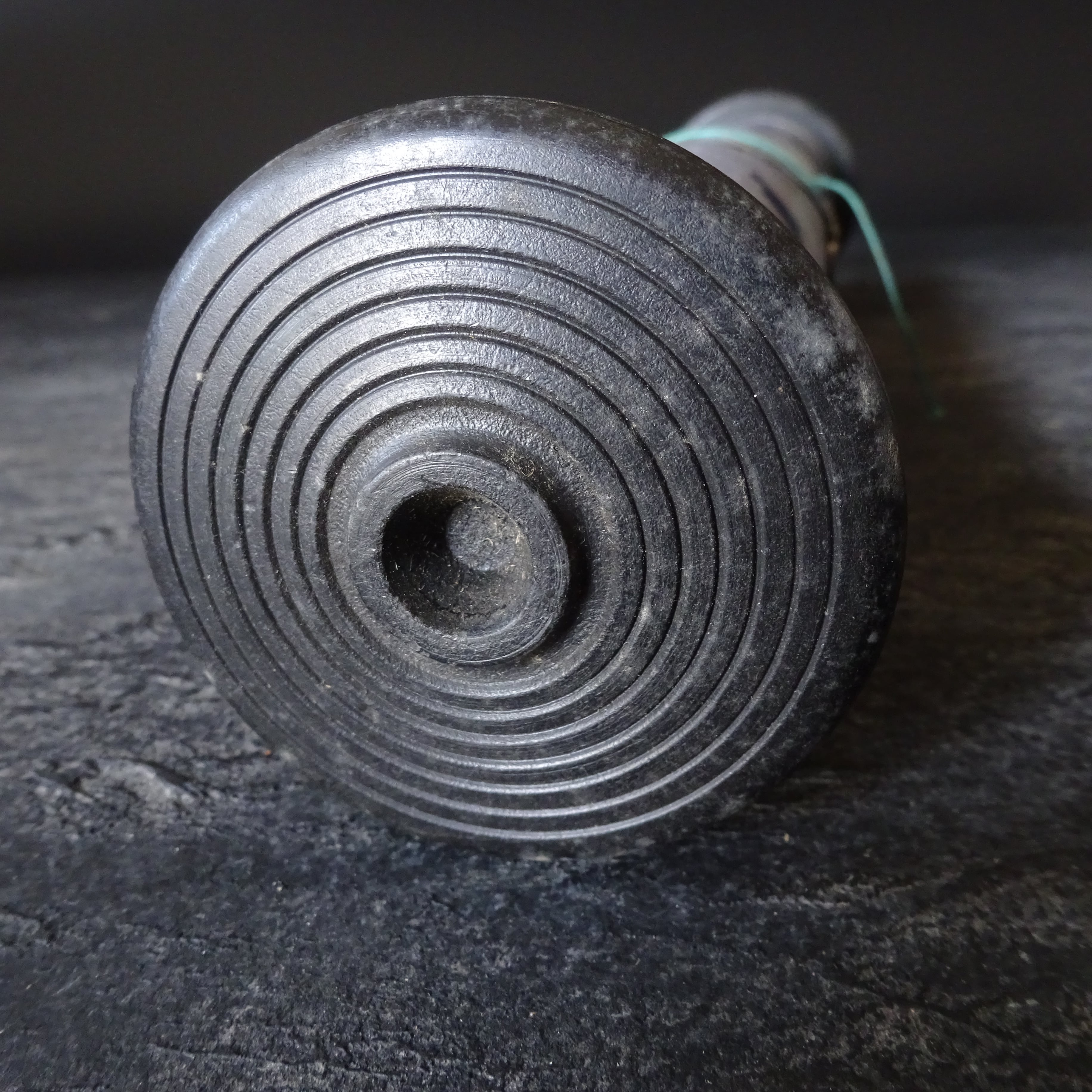 Ancien rouleau perforé pour piano mécanique    (C)