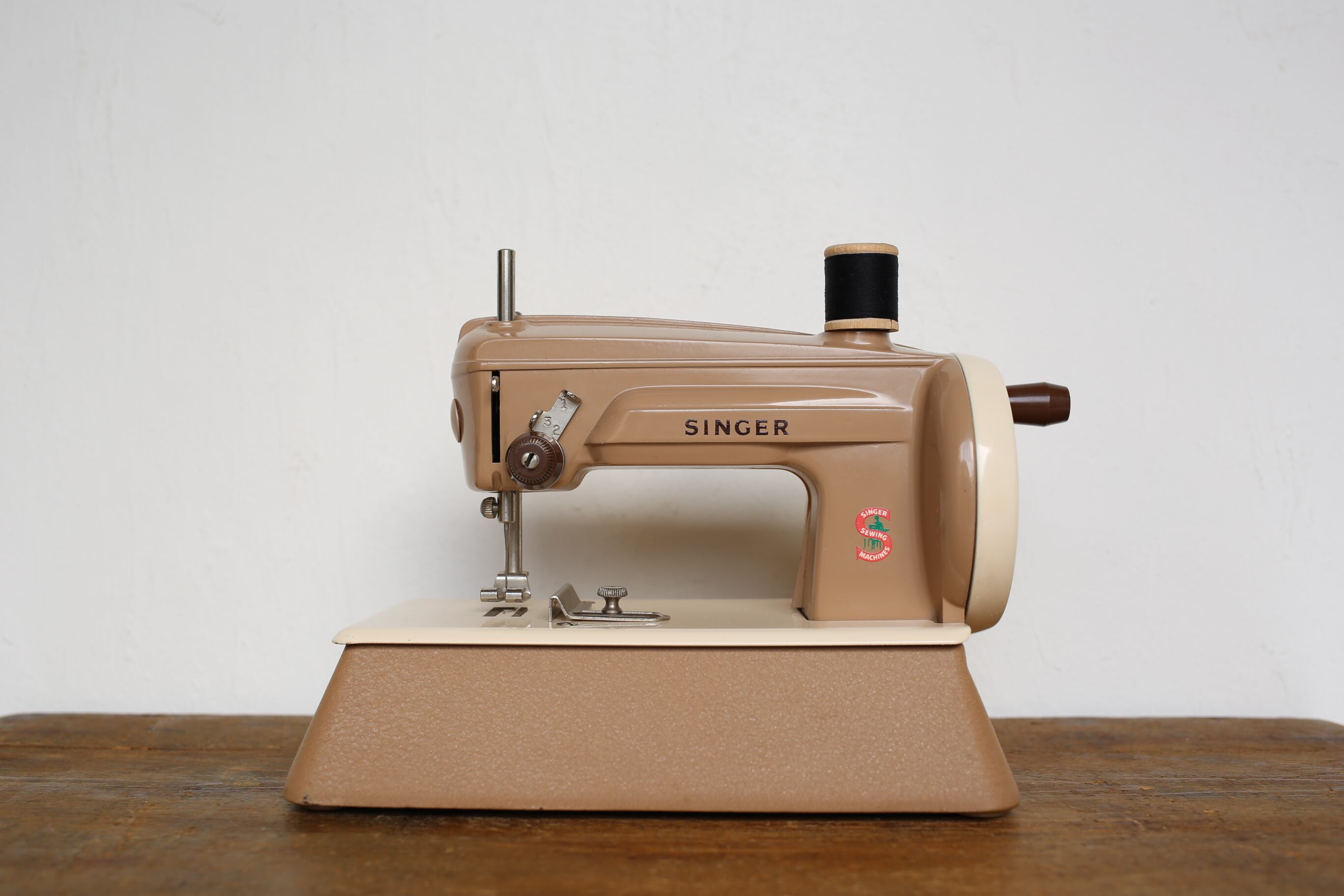 イギリス製 アンティーク ヴィンテージ SINGER シンガー トイミシン model 40K 箱,説明書付き