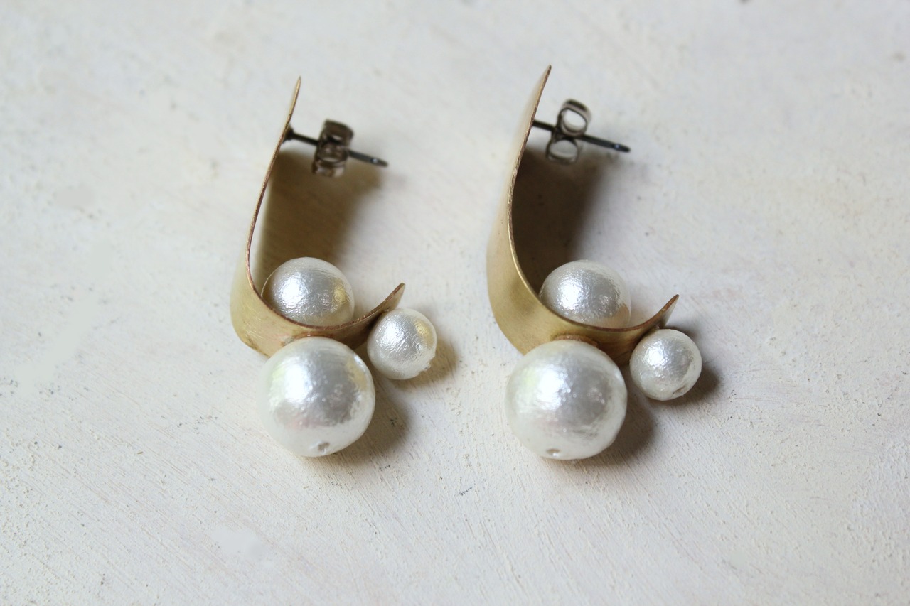 真鍮とコットンパールの大ぶりピアス＆イヤリング