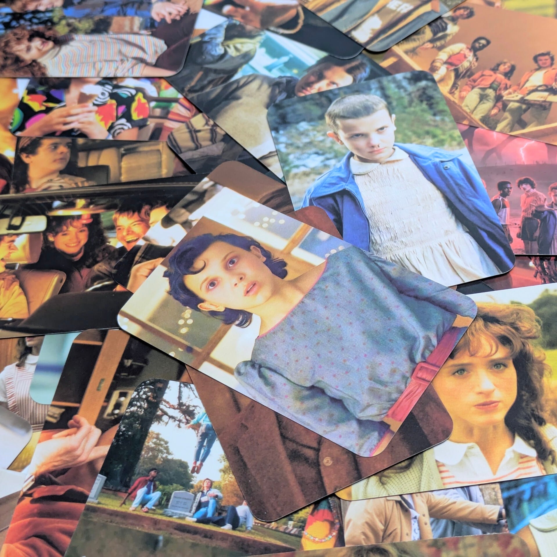 【 Stranger Things ( ストレンジャー・シングス ) 】LOMOカードセット(LOMO CARD:60PCS / STICKER:32PCS) 〚アメリカン雑貨 アメトイ〛