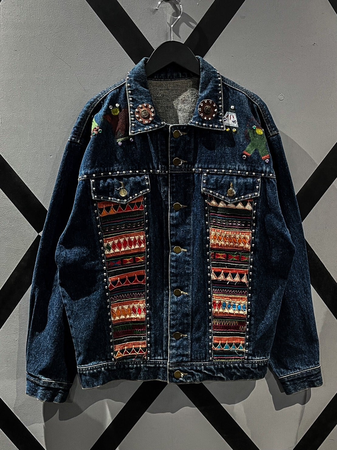 【X VINTAGE】Native Design × Studs Vintage Loose Denim Jacket |  Caka(カカ）下北沢古着屋、セレクトショップ powered by BASE