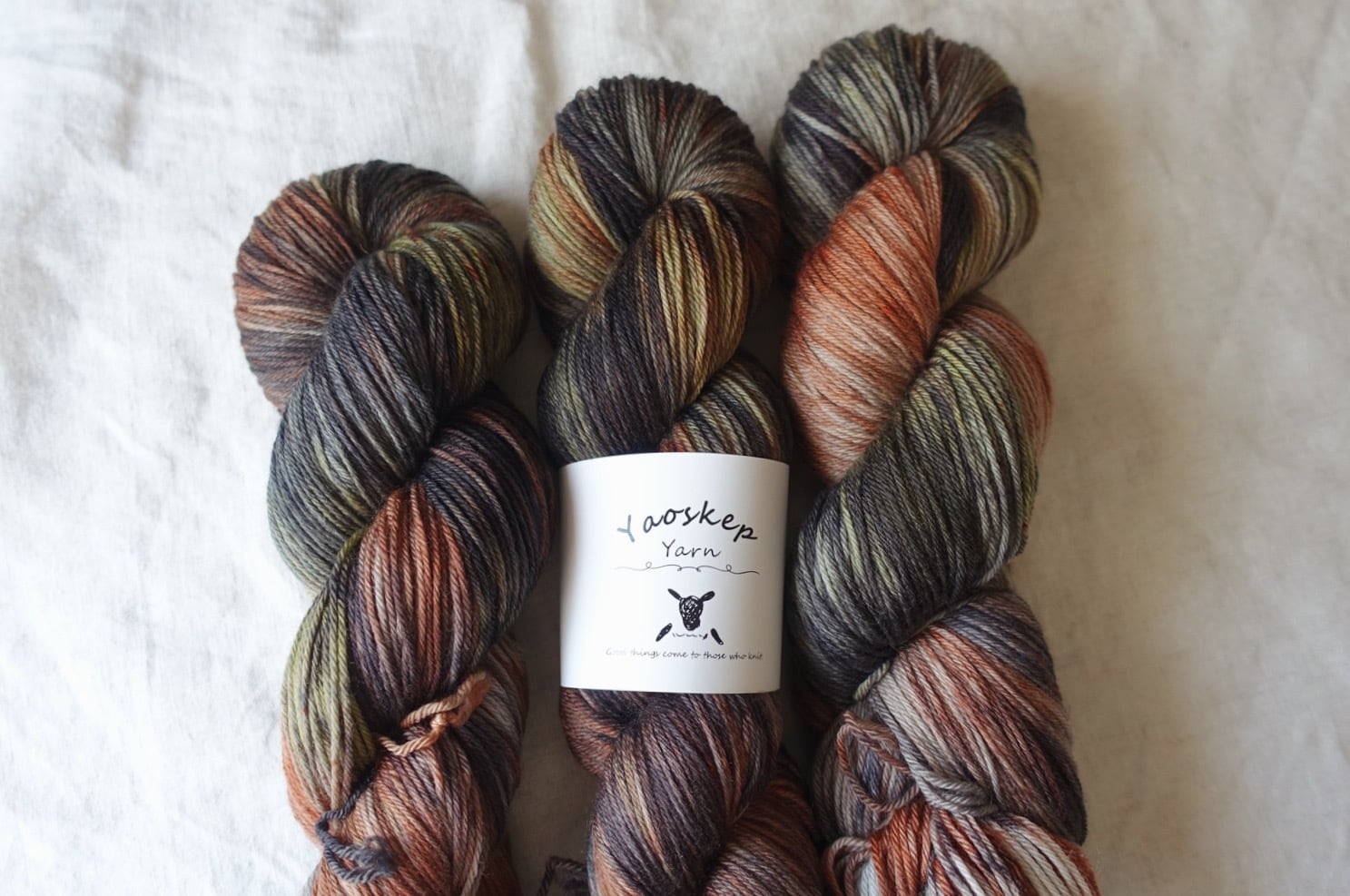 手染め毛糸]SperwashMerino100_4PLY_サビ猫 | 手染め毛糸のYaoskep Yarn