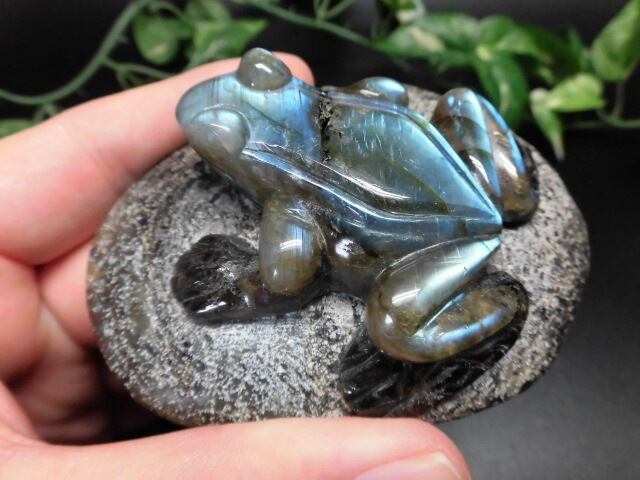 【送料無料】【高品質】ラブラドライトカエル　no.1