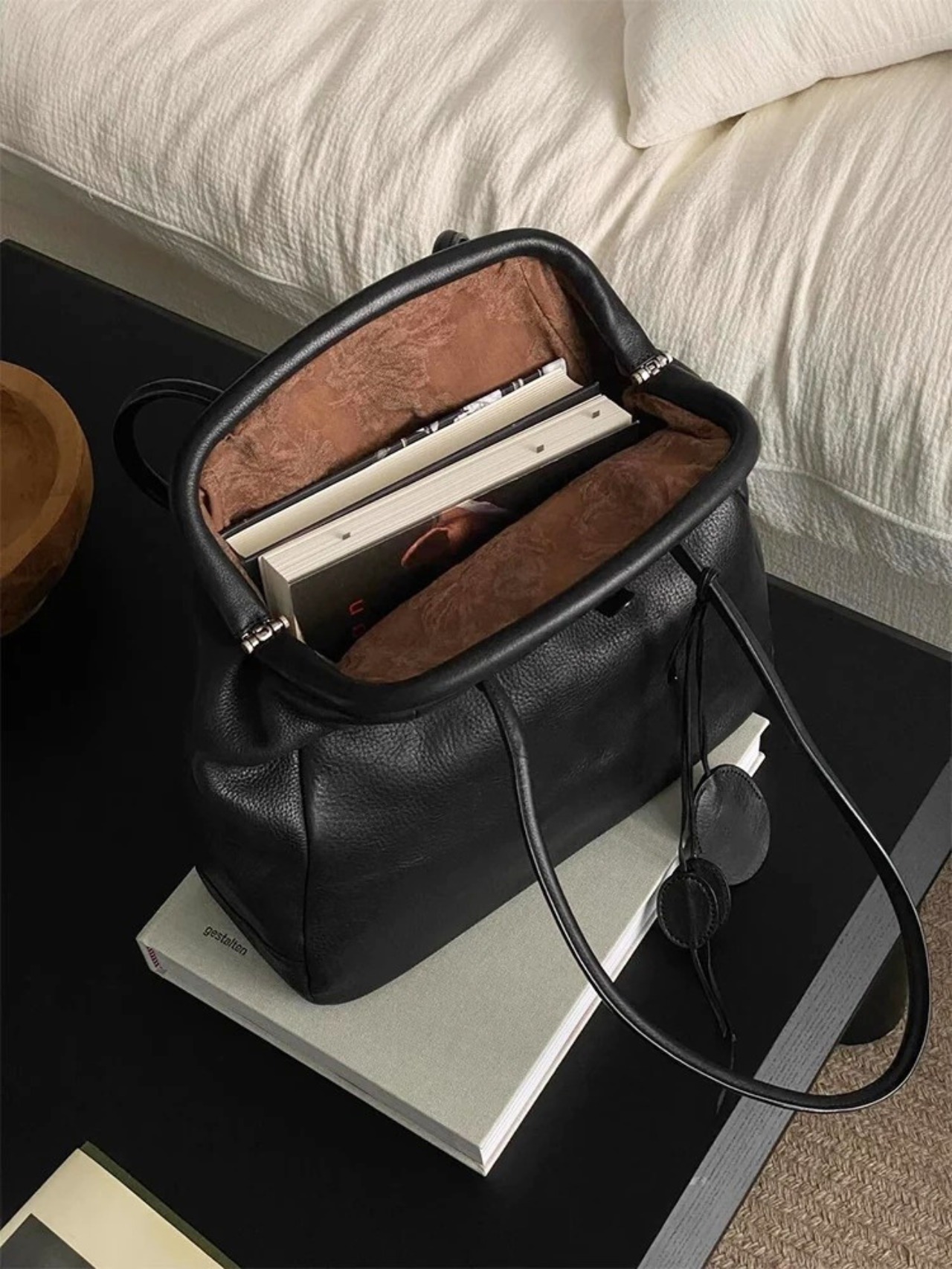 Nocturne Trapeze Shoulder Bag F0836