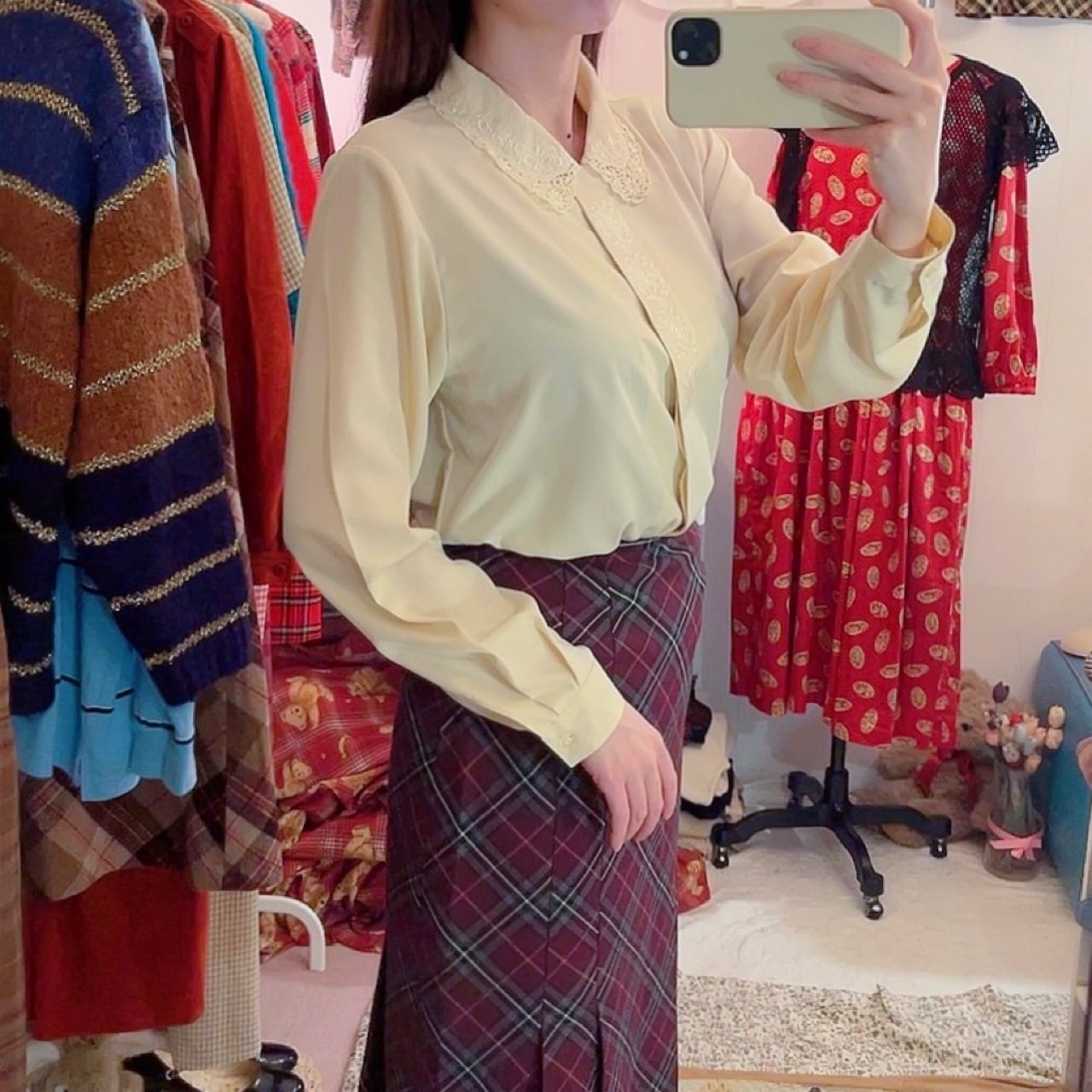embroidery lace collar cream blouse