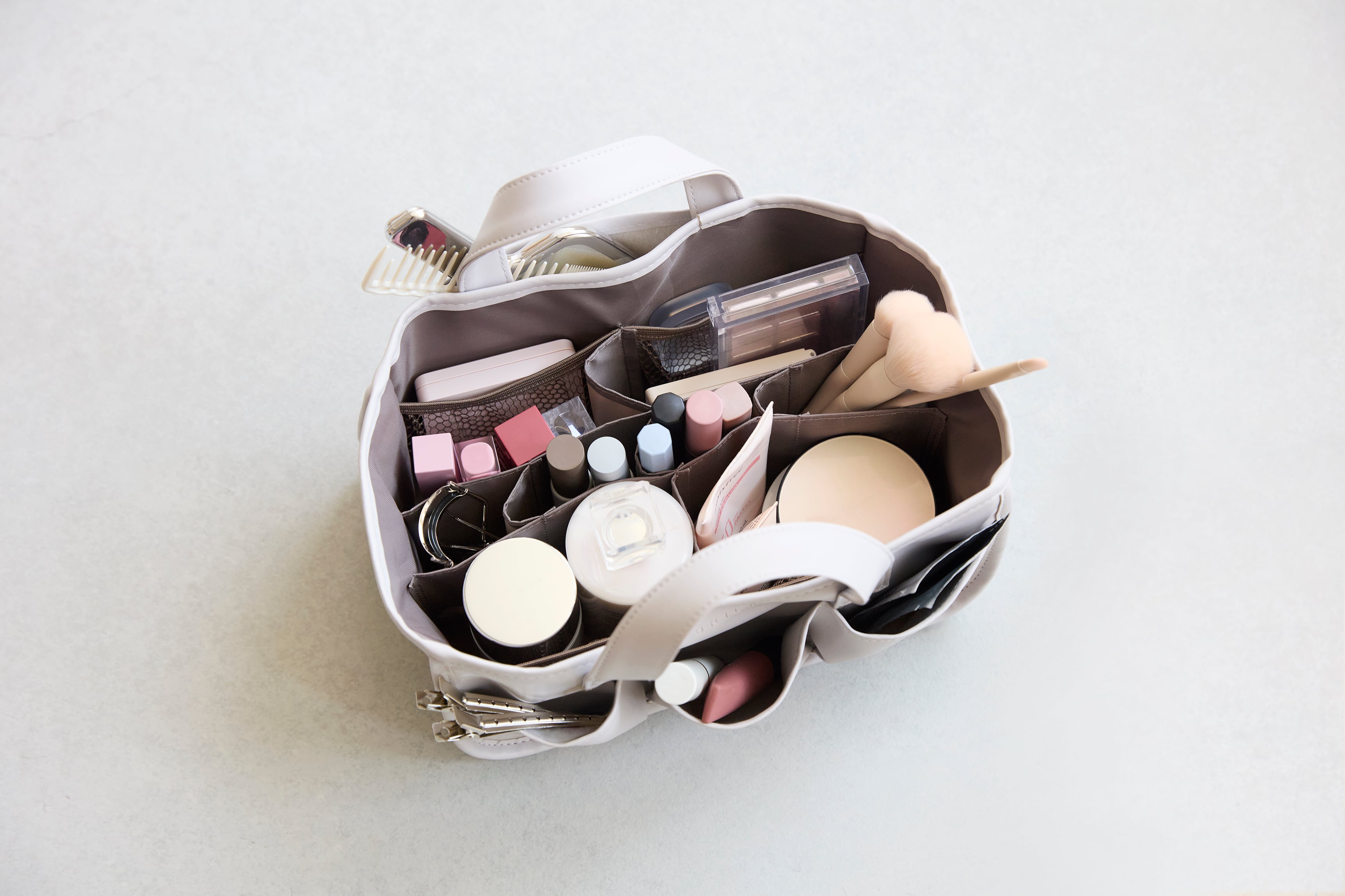 美容学校で必要な物ほぼフルセット ZUBORA COSME BAG | BRILMY