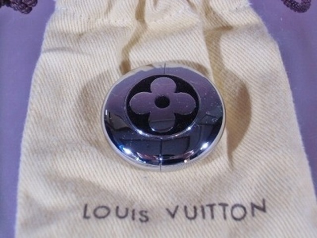 非売品 LOUIS VUITTON 『USBメモリ・８GB』 | Brand Shop ONLY ONE