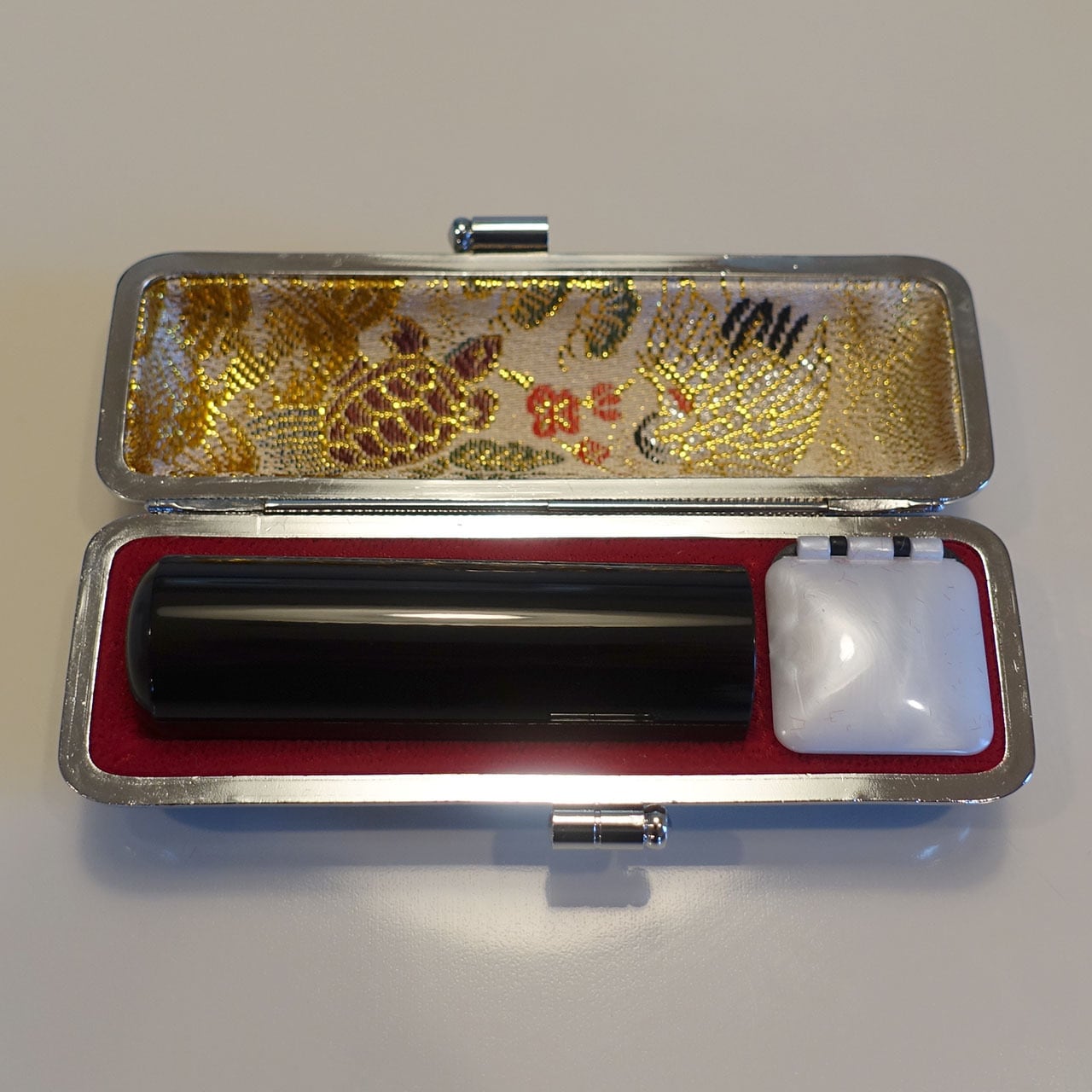 実印：黒水牛18ミリ丸