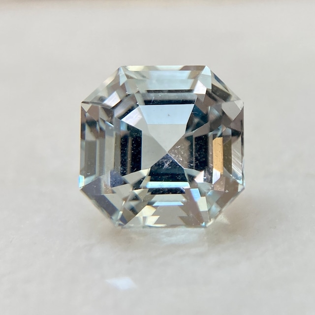 アクアマリン 2.887ct 淡ブルー 簡易ソーティング付き No.196