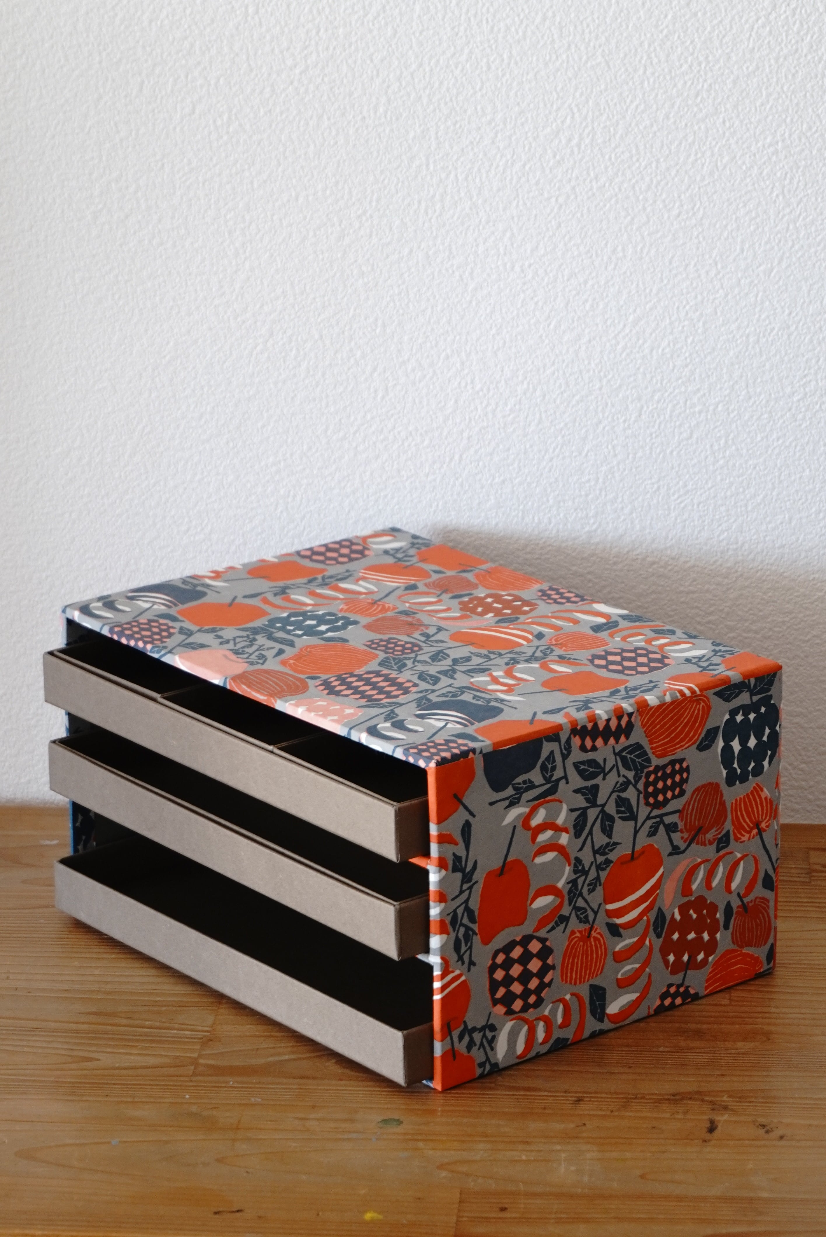BOX&NEEDLE