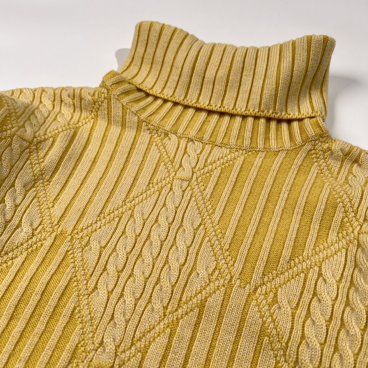 VERSACE ヴェルサーチ ケーブル編み タートルネック ショート ウールニットセーター サイズ 42 /イエロー系/ビンテージ