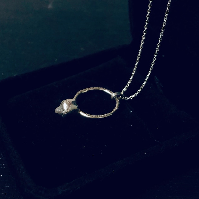 ダイヤモンド結晶の指輪型ネックレス（silver製）