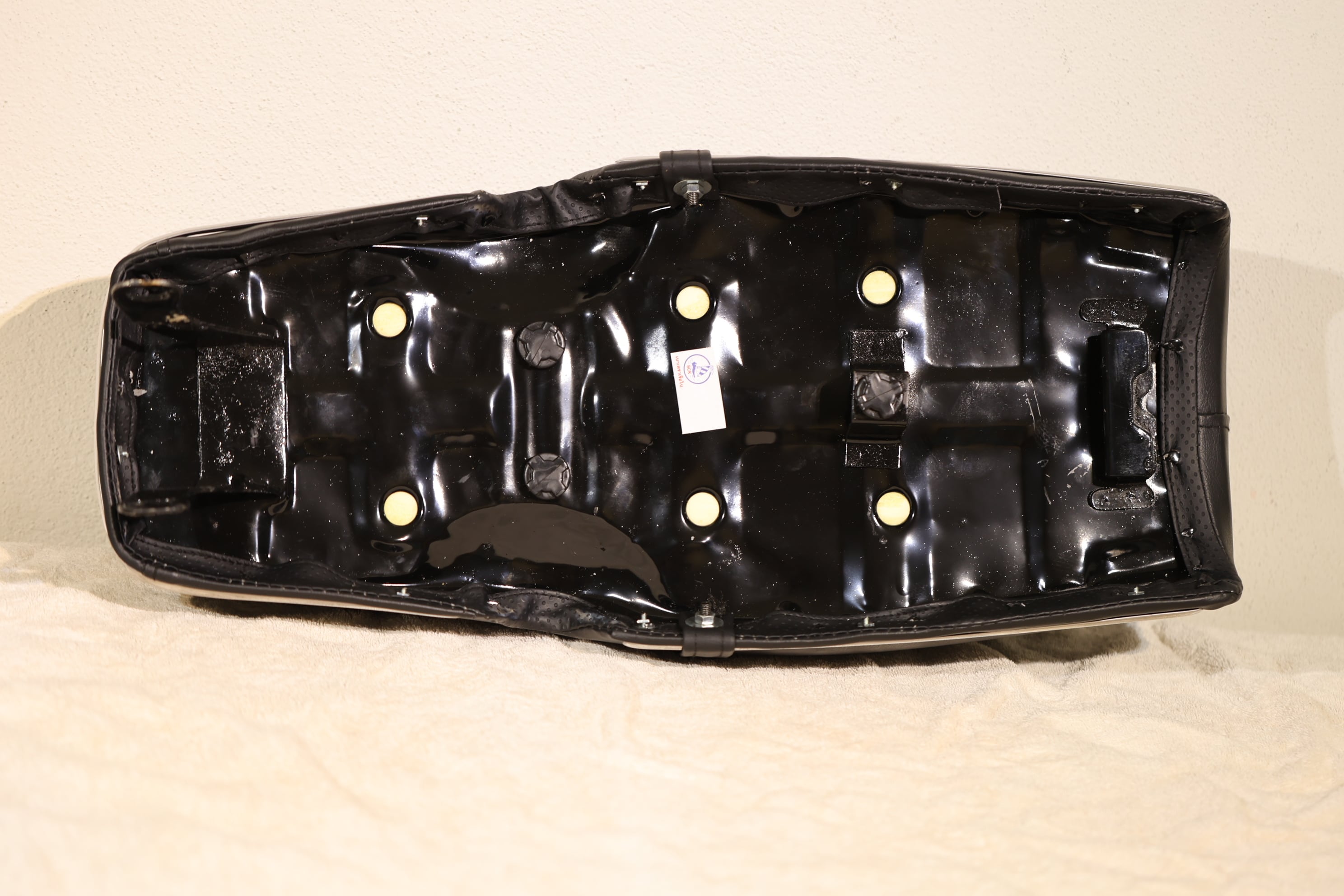 スズキ　k125 ダブルシート　タンデムシート（社外品） K125（後期型・mk2/3/4） タンデム・シート（黒・ふち有り） 社外品