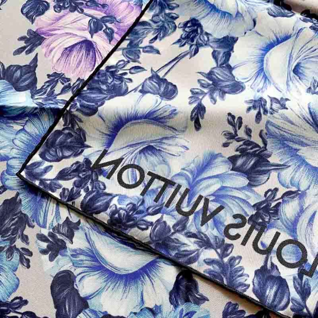 ルイヴィトン LVカレ90 スカーフ 青紫のバラ 未使用品　12ACbt1-2