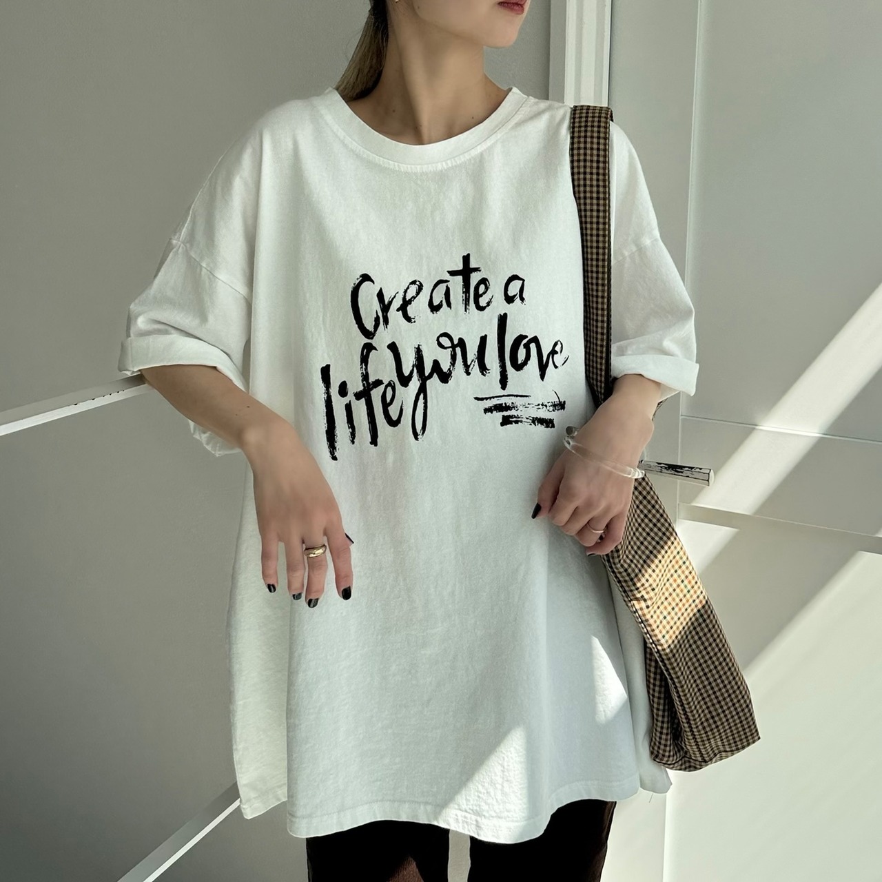 ニュアンスロゴオーバーTee/ホワイト