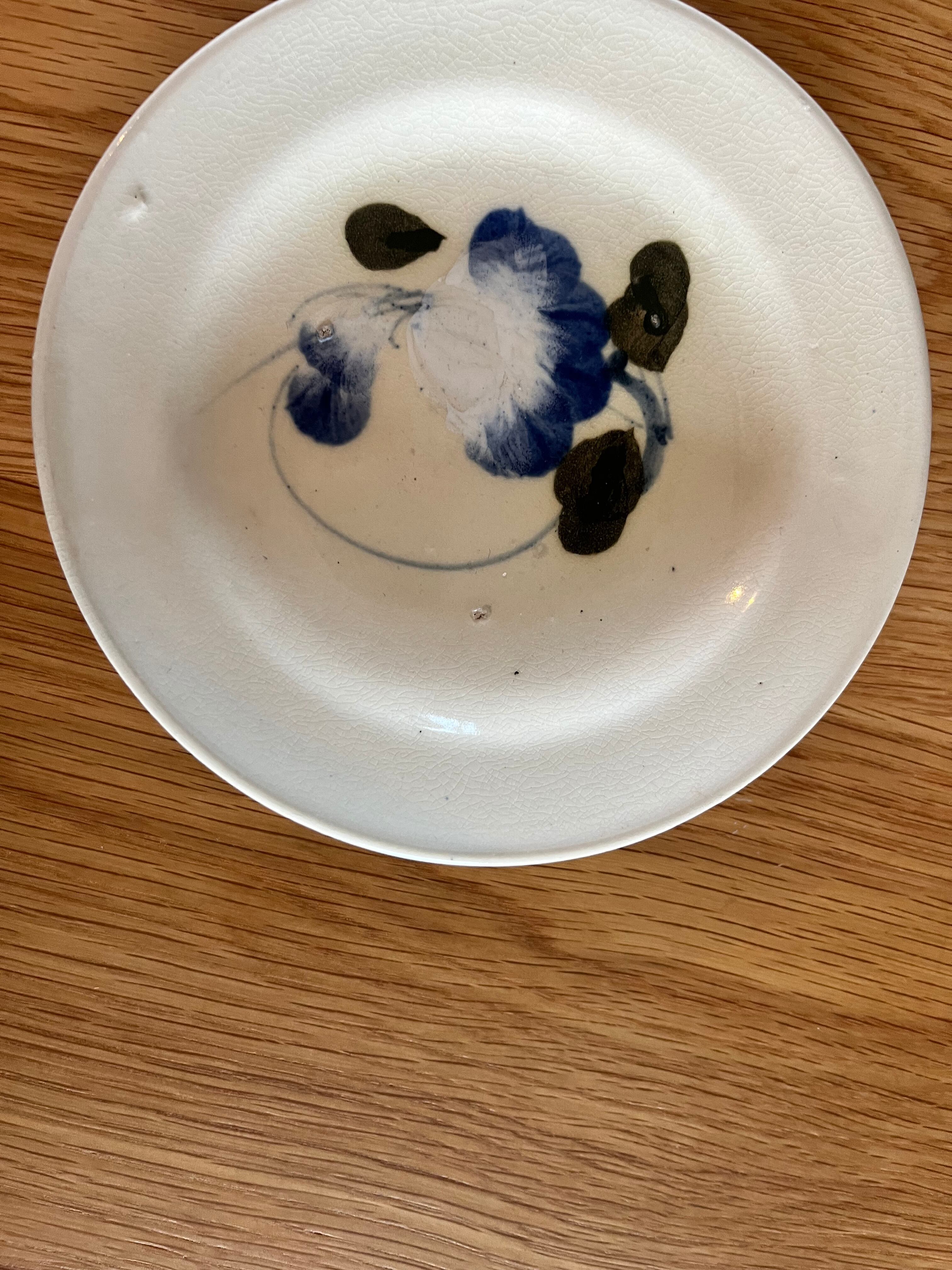 ベトナムの古い花柄の小皿 ヴィンテージソンべ焼き アンティーク ベトナムの古い花柄の小皿 ヴィンテージソンべ焼き アンティーク