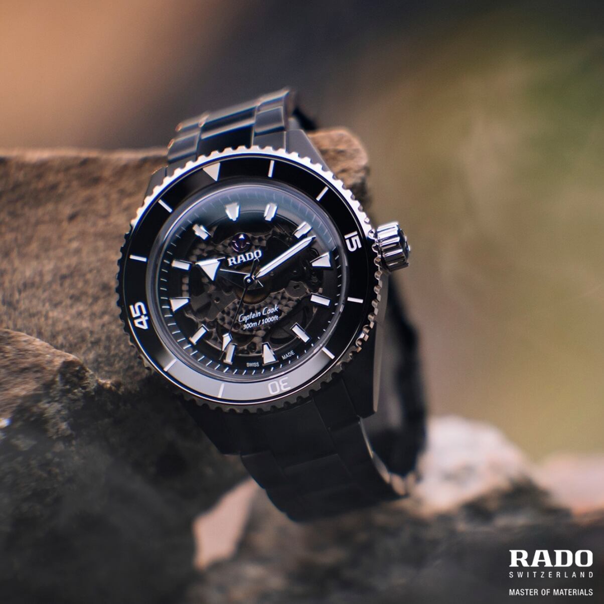 【RADO ラドー】Captain Cook High-Tech Ceramic キャプテンクック ハイテクセラミック（ブラック×シルバー）／国内正規品 腕時計