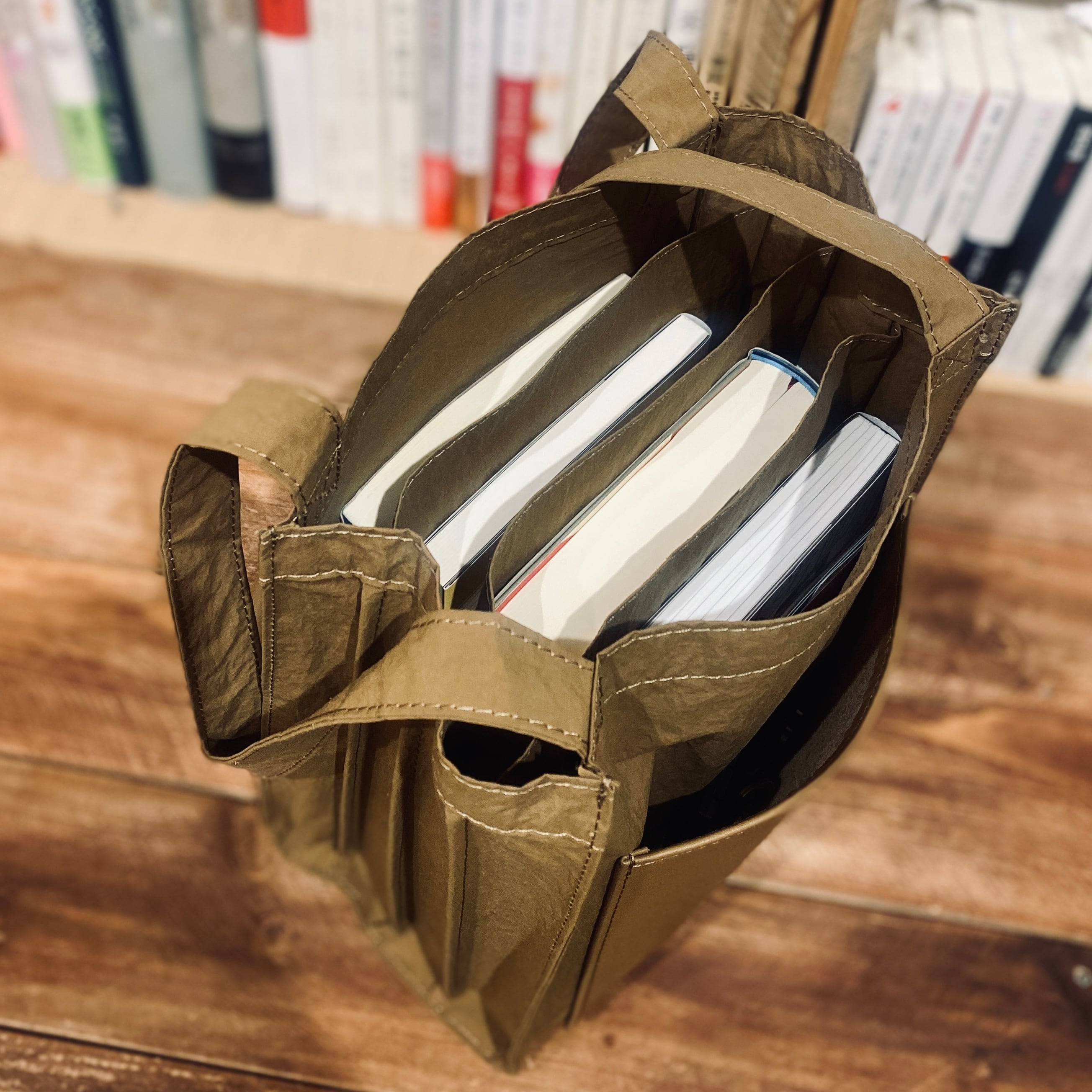 再入荷しました！】Book Holic Tote ブックホリックトート 本屋巡りの