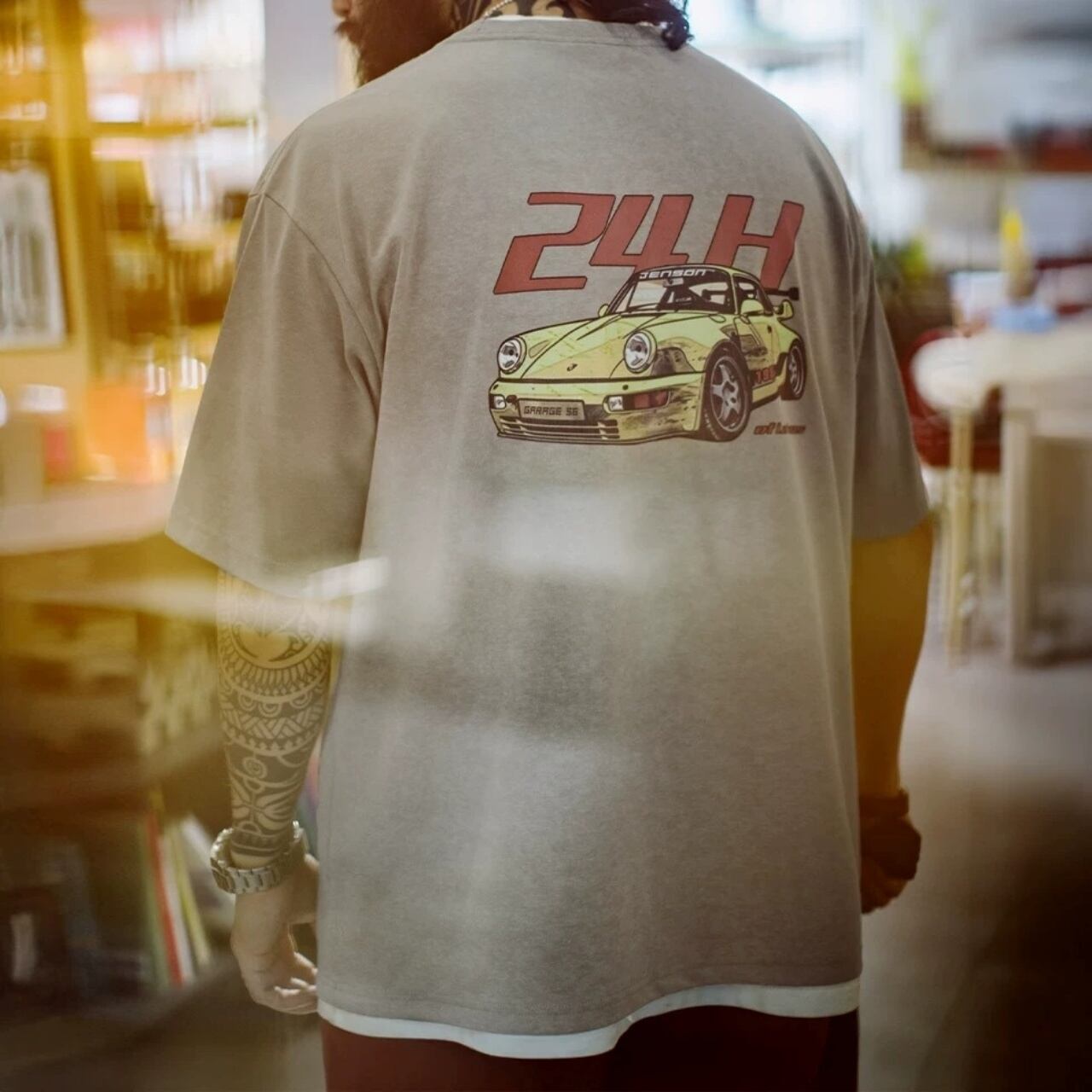 レトロカーバックグラフィックルーズフォルムTシャツ 1col   A00187