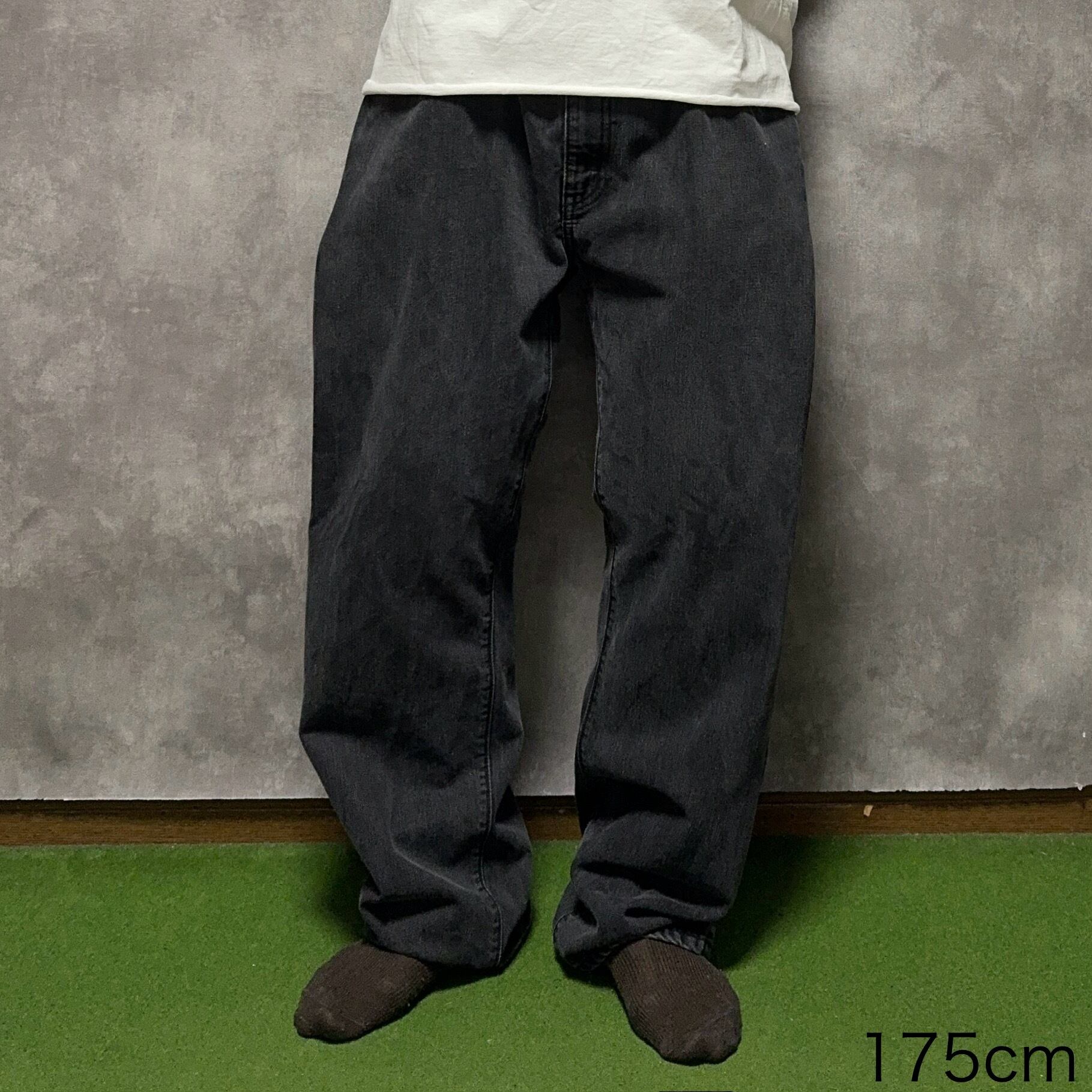 W40×L30】DOCKERS ブラックデニムパンツ 革パッチ | 古着屋OLDGREEN W40×L30】DOCKERS ブラックデニムパンツ 革パッチ | 古着屋OLDGREEN
