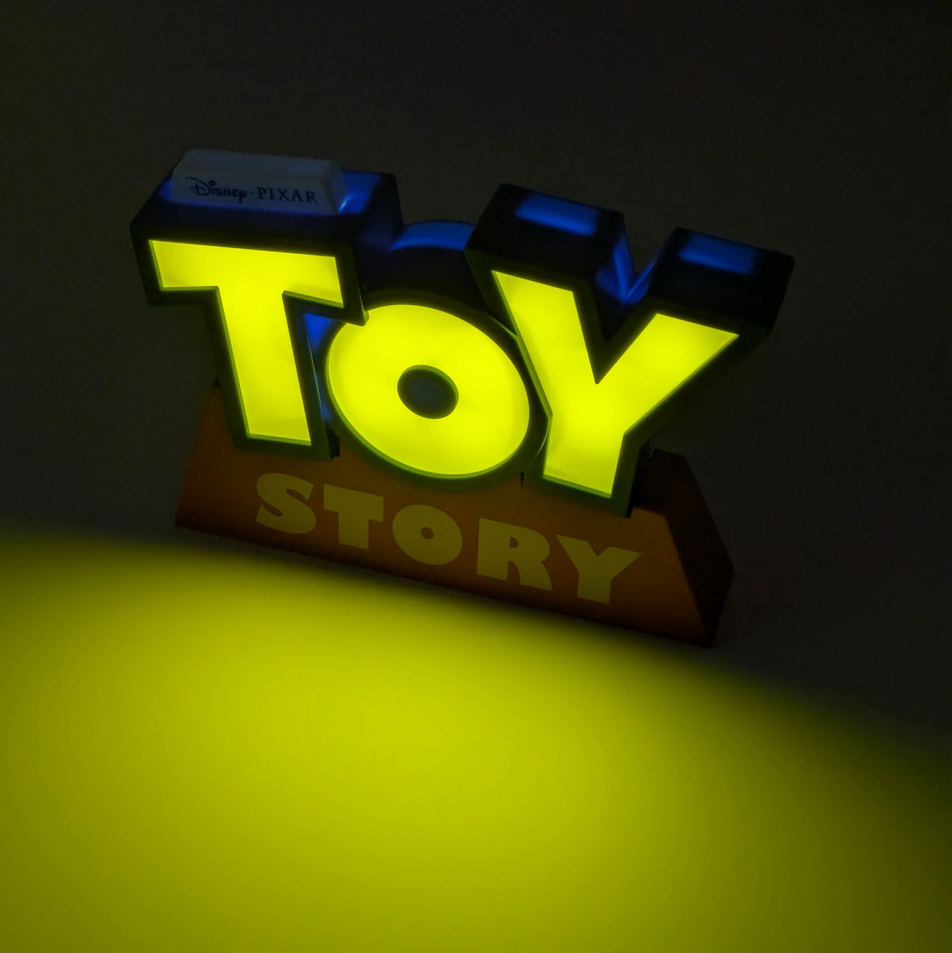 再入荷!【 TOY STORY(トイストーリー )】『 30th Anniversary TOY STORY 3Dロゴ LEDライト』 デスクトップライト / ルームライト〚 アメリカン雑貨 アメトイ 〛