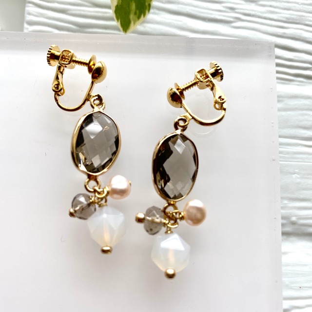 INDU clip earrings