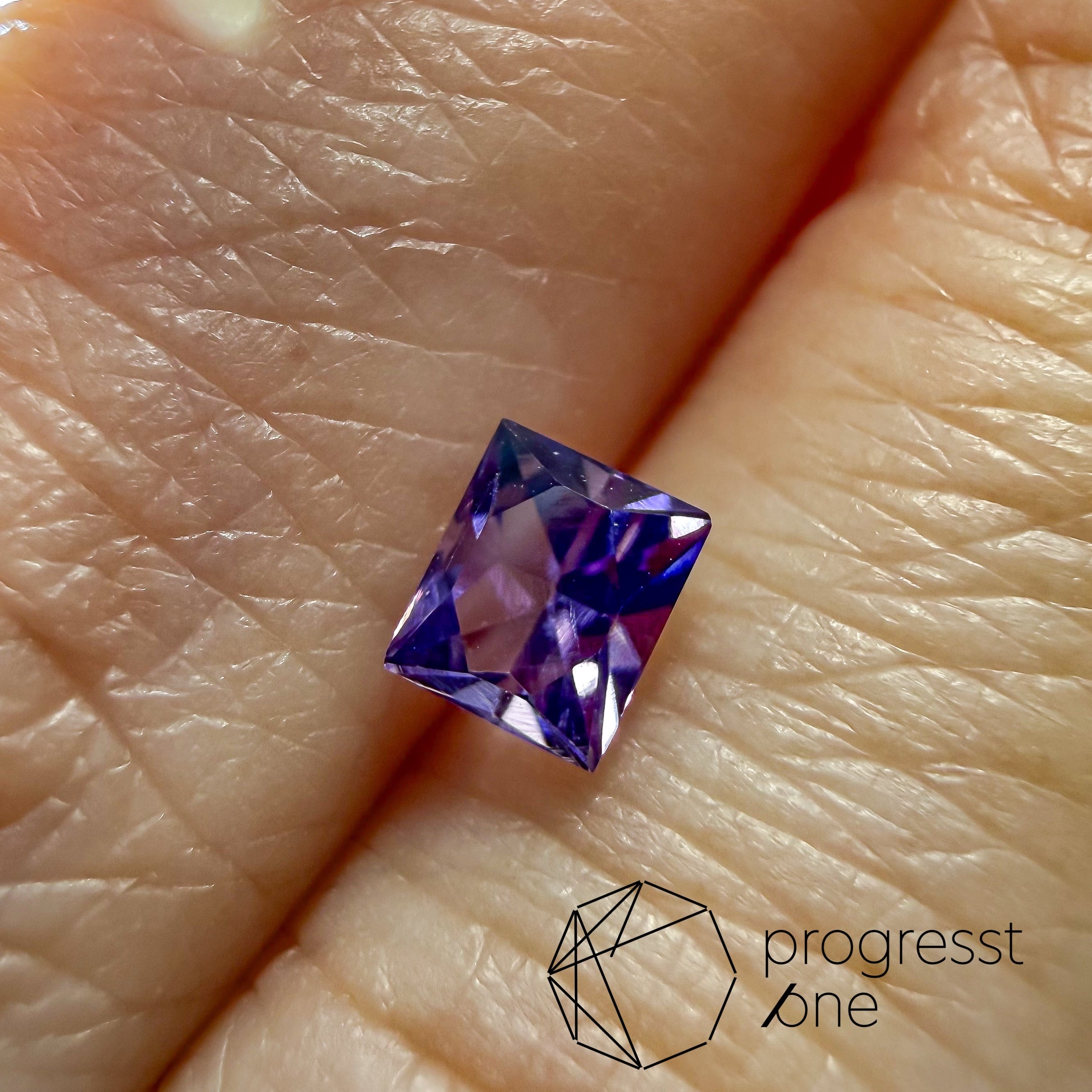 希少石マリアライト/アフガニスタン産パープルスキャポライト【1.55ct 