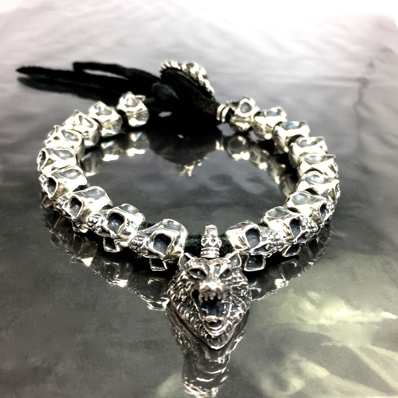 18 SKULL BEADS LEATHER BRACELET with WOLF / 18スカルビーズ レザーブレスレット ウルフ
