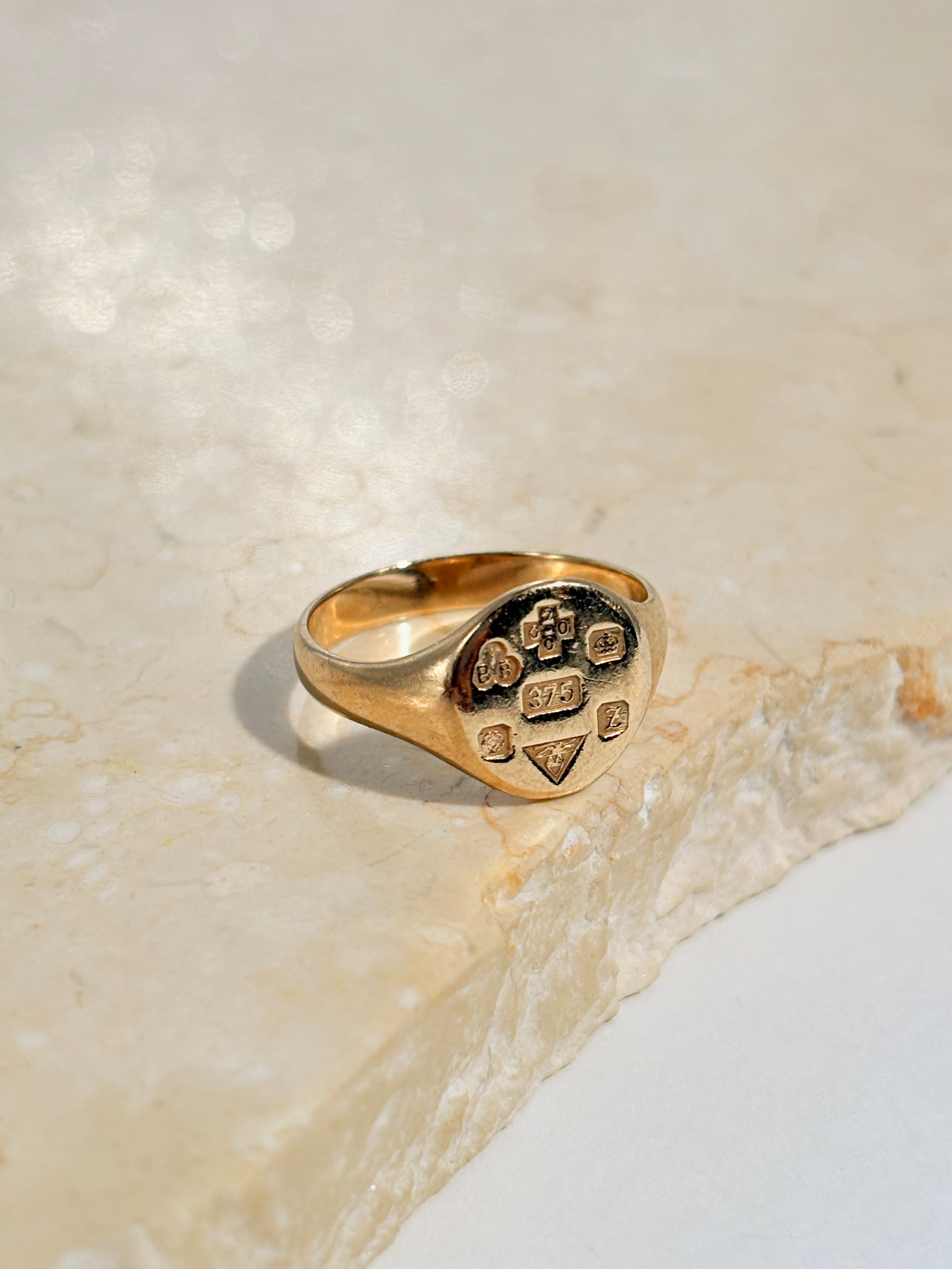 1999 IBB Millennium Full Hallmarks Signet Ring 9ct #15.5 -U.K-