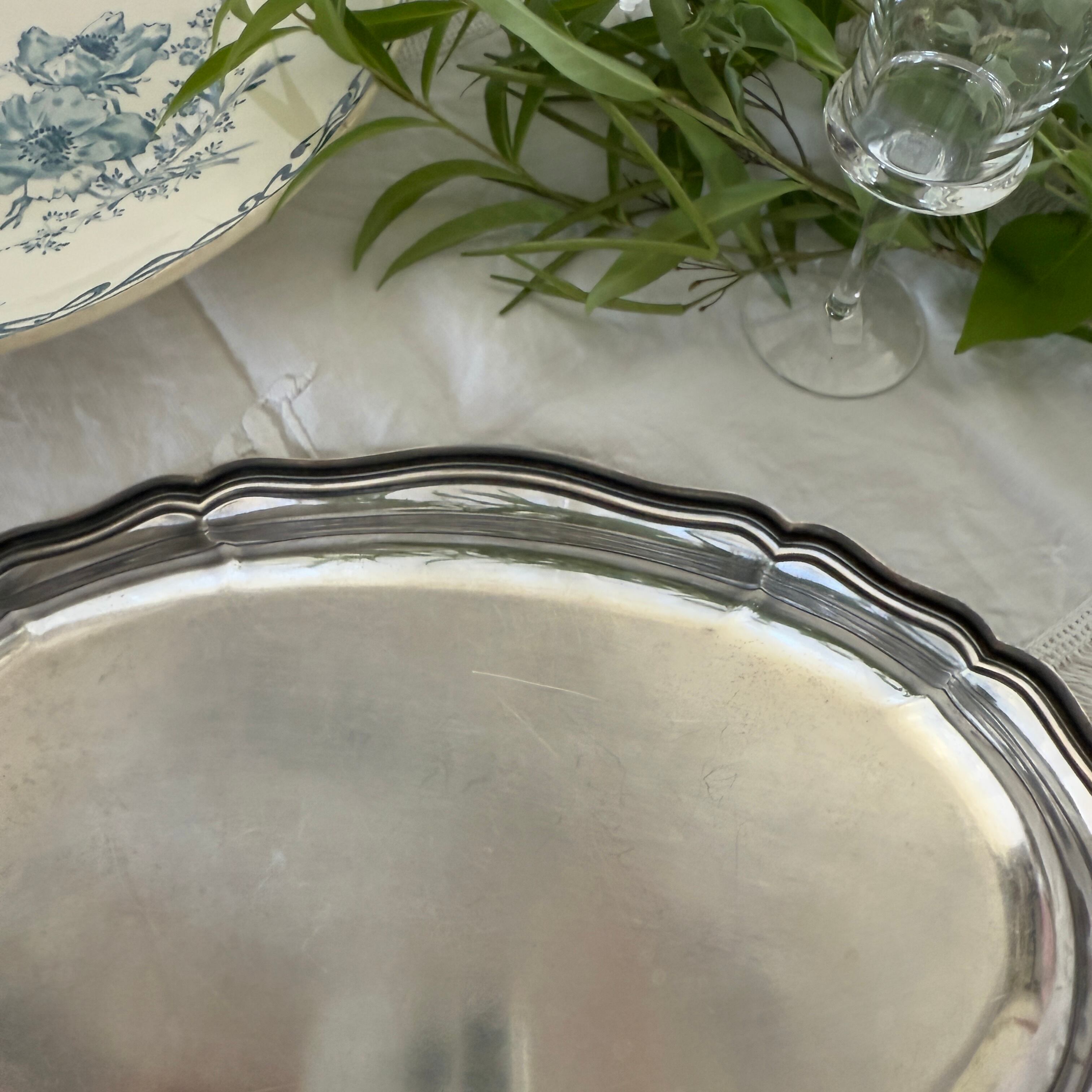 French Vintage Metal Oval Plate With A Bautiful Floral Rim/花リム