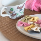 村田菜穂美作　子供用ミニマグ　「こりすちゃんとお花」［2104130000300］